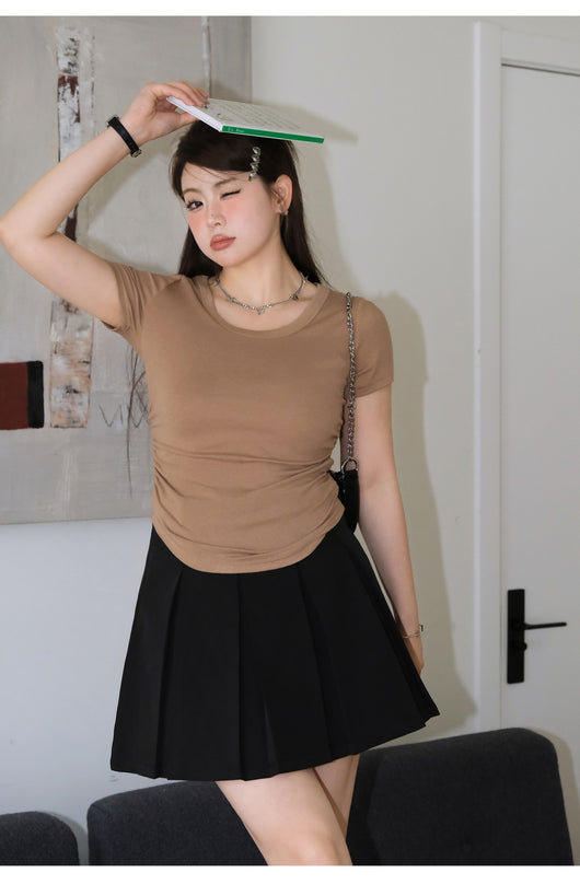 Blusa Plisada Talla Grande con Cintura Ajustable y Manga Corta - Image 7