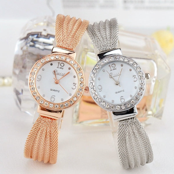 Reloj de Moda para Mujer con Malla Dorada