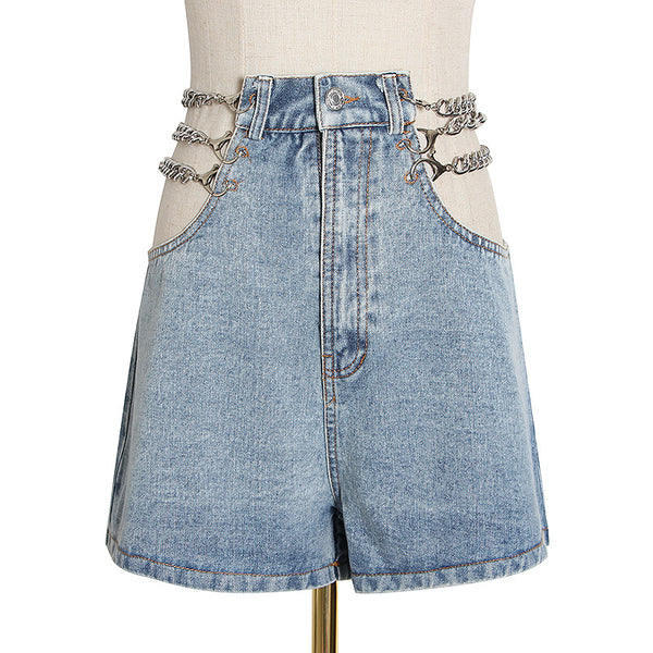 Shorts de Mezclilla con Detalles de Personajes - Image 5