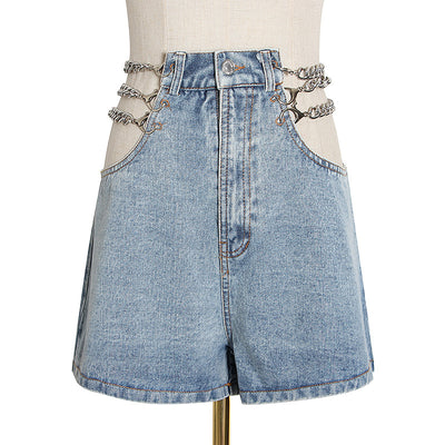 Shorts de Mezclilla con Detalles de Personajes - Image 5