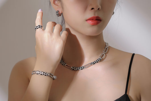 Juego de Aretes y Collar de Diamantes Estilo Coreano - Image 12