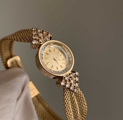 Reloj Retro Dorado con Correa Tejida para Mujer - Diseño Clásico Redondo Pequeño - Image 6