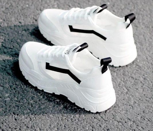 Tenis Blancos Transpirables con Malla Ligera - Image 2