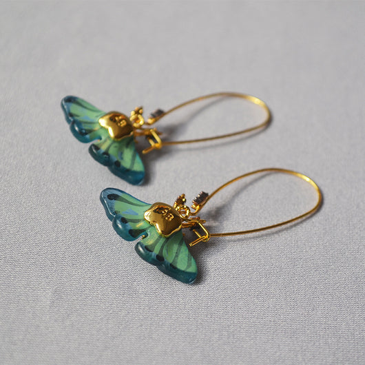 Aretes Mariposa Verde Pintados a Mano - Image 4