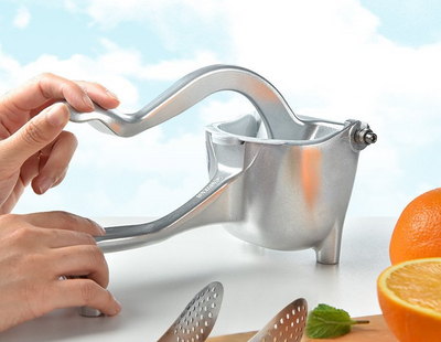 Exprimidor Manual de Aluminio Portátil para Frutas y Cítricos - Image 10