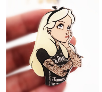 Broche Decorativo Chica Tatuaje Estilo Cartoon