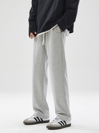Pantalones Deportivos Grises con Efecto Drapeado para Hombre - Image 10
