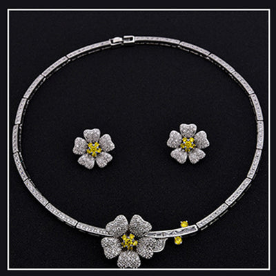 Conjunto de Collar y Aretes Camelia con Circonita - Image 7