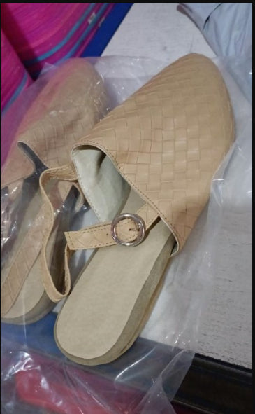 Sandalias Planas Baotou con Hebilla Estilo Europeo y Americano - Image 9