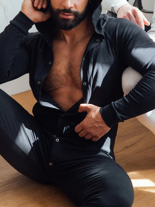 Jumpsuit Negro con Capucha y Botones Frontales - Image 7