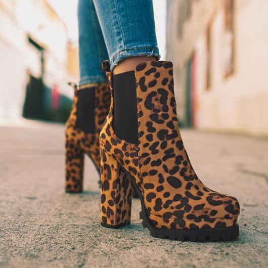 Botas Martin Estampado Leopardo con Punta Redonda - Image 4