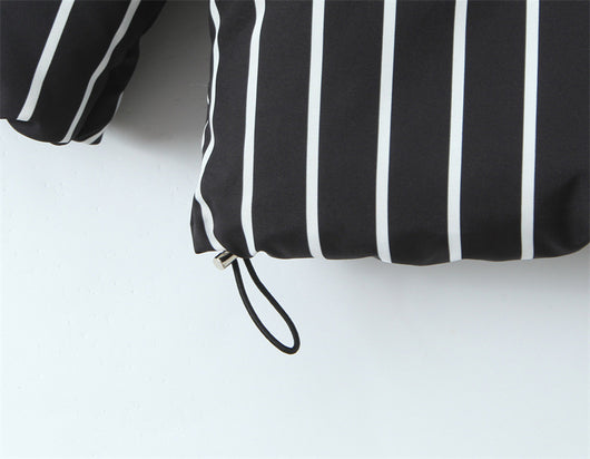 Abrigo de Algodón Negro con Rayas y Capucha para Mujer - Image 22