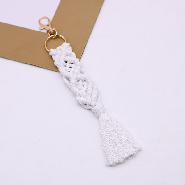 Llavero Tejido a Mano con Borla de Algodón - Colgante para Auto y Bolso - Image 3