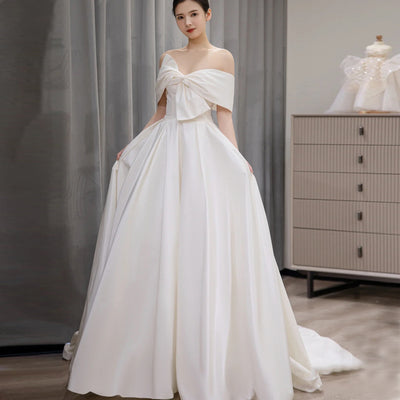 Vestido de Novia Satinado Elegante y Minimalista