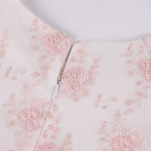 Vestido Princesa Niña con Encaje y Bordados - Image 12