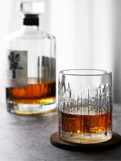 Vaso de Whiskey de Madera Estilo Japonés con Diseño de Corazón - Image 4