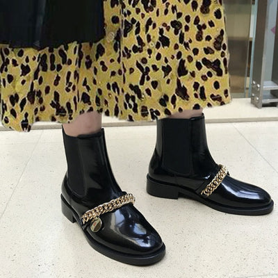 Botas Mujer Tacón Medio con Cadena Metálica y Punta Redonda - Image 3