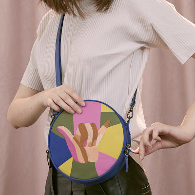 Bolso Redondo Pequeño de Lona con Bordado Diagonal - Image 7