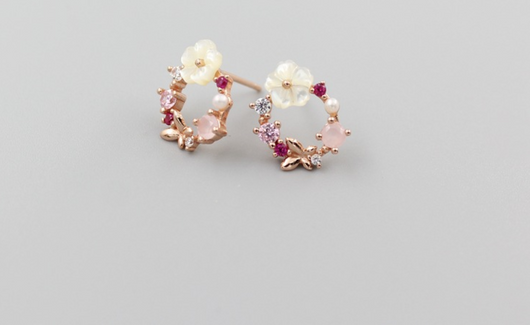 Aretes de Flores en Concha Natural - Image 4