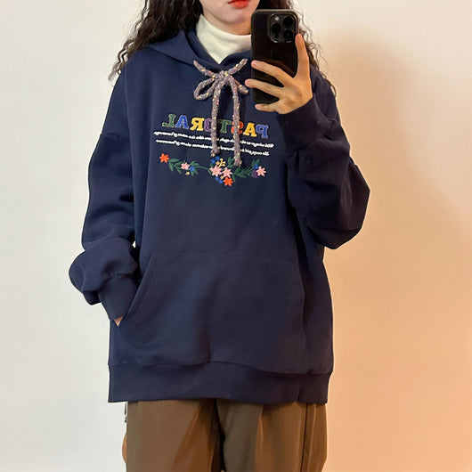 Sudadera con Capucha y Bordados Elegantes para Mujer - Image 5