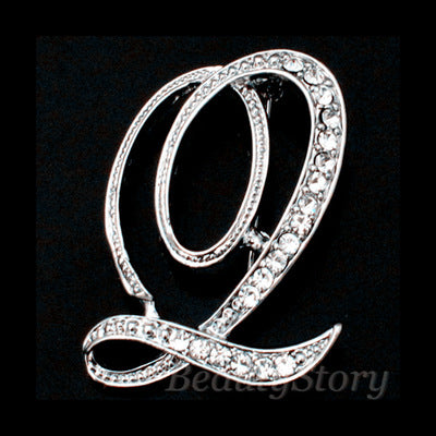 Broche de letra con diamantes - Image 33