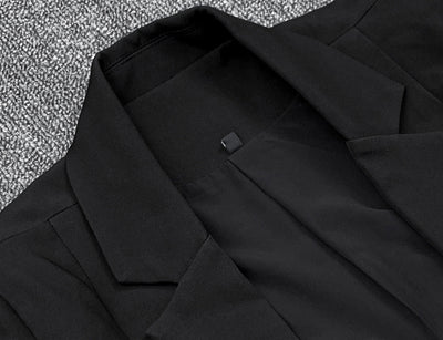 Traje Elegante Escote V con Falda Corta de Flecos Brillantes - Image 10