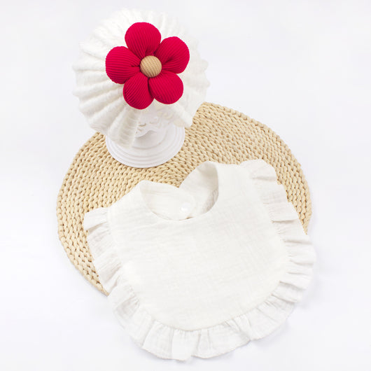Conjunto de Gorro y Babero para Recién Nacido - Baberos de Muselina Orgánica con Volantes - Image 3