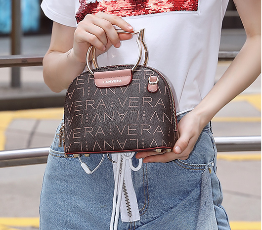Bolsa Mensajera de Moda con Diseño Estampado Versátil - Image 6