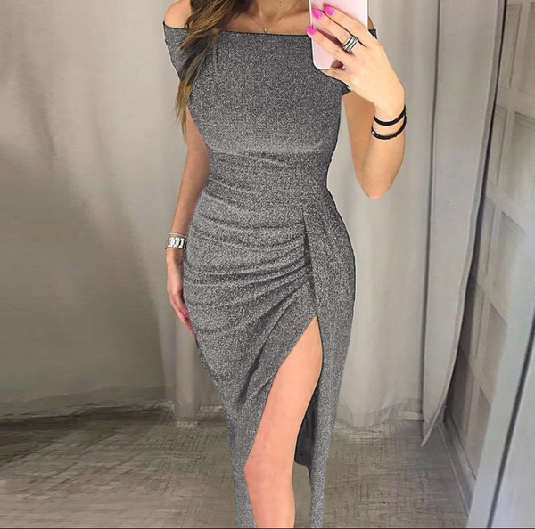Vestido con Cuello Empacado a la Cadera, Manga Corta y Cristales Brillantes