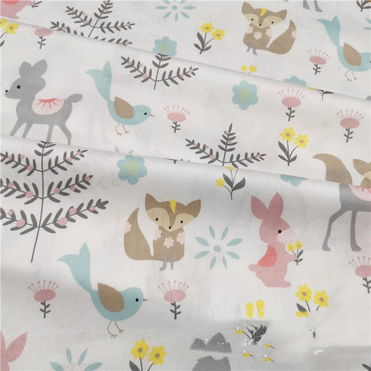 Tela de Algodón Estampado con Venado y Ardilla Verde - Image 10
