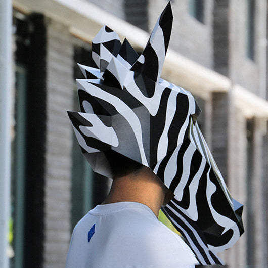 Tocado de Caballo Origami Blanco y Negro – Disfraz Animal Geométrico - Image 11