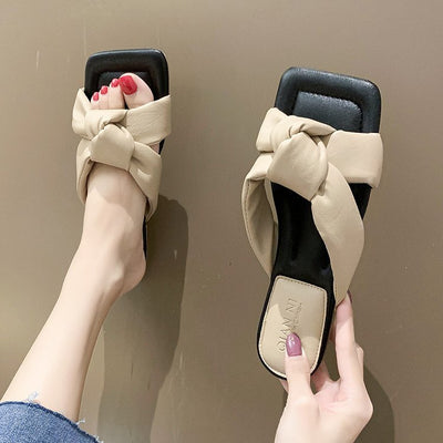 Pantuflas Retorcidas de Moda