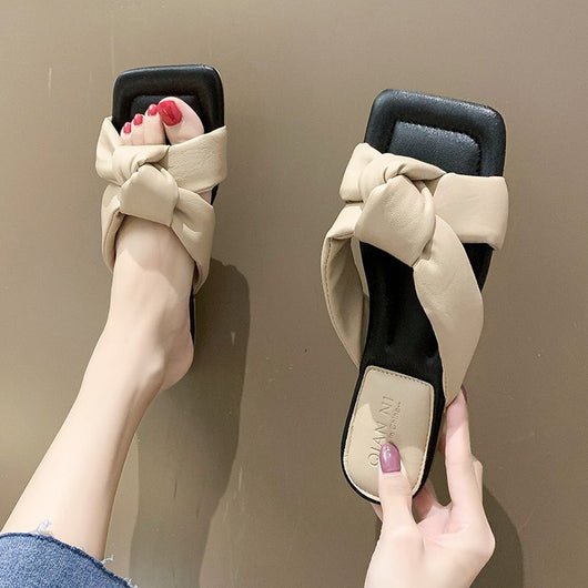 Pantuflas Retorcidas de Moda