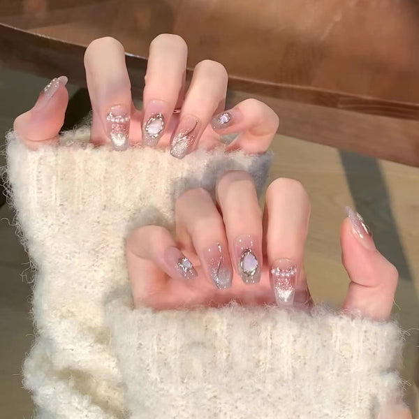 Uñas Artesanales de Belleza Premium con Acabado Profesional