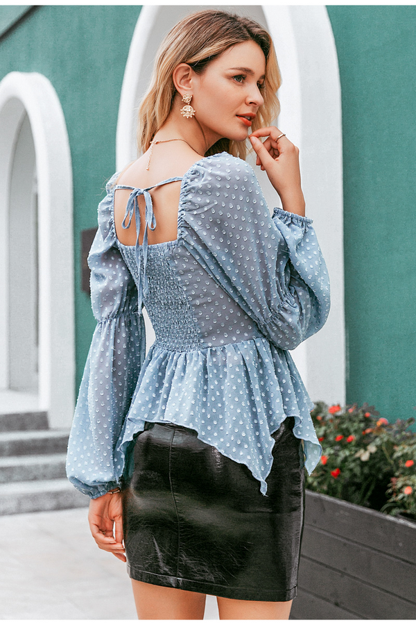 Blusa Cuadrada con Encaje y Cordones