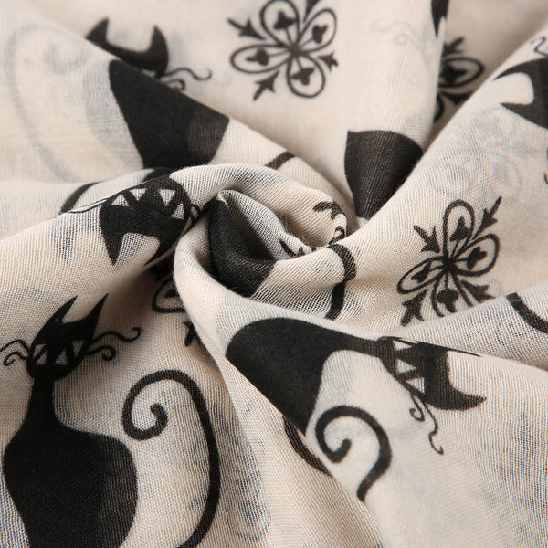 Pañuelo Estampado con Gatos Negros - Diseño Moderno y Versátil