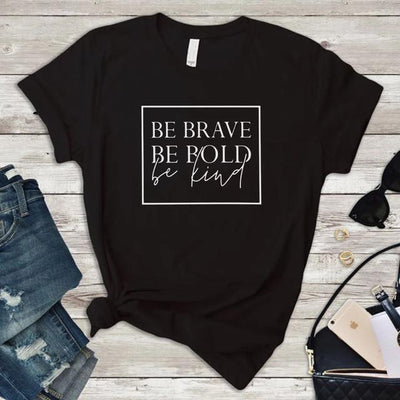Camiseta Urbana Be Brave Bold con Diseño de Bordes Europeos