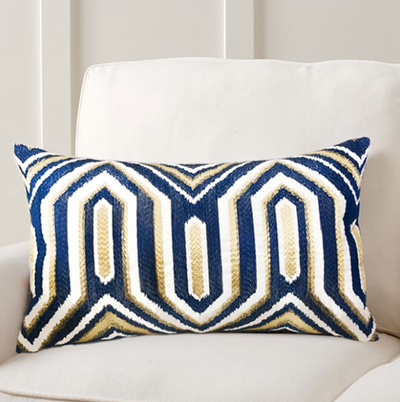 Almohada Azul Oscuro con Diseño Arqueado - Image 7