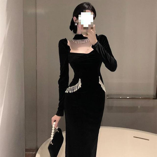 Vestido Negro Elegante con Cuello Cuadrado, Mangas Voluminosas y Detalle de Perlas - Image 11