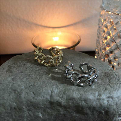 Anillo Retro de Cadena Hueca Torcida en Metal para Mujer - Image 5