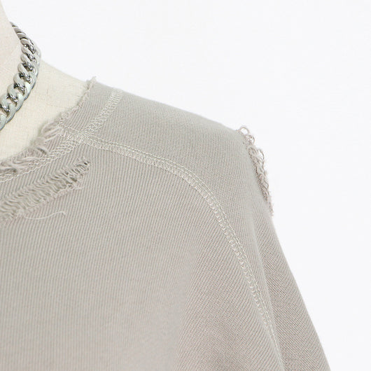 Suéter Gris Corto con Cuello Halter y Hombros Inclinados - Image 12