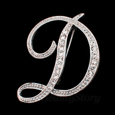 Broche de letra con diamantes - Image 15