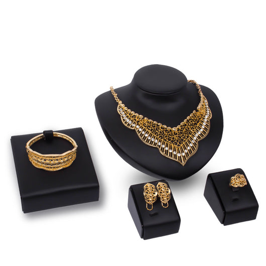Conjunto de Collar y Aretes Estilo Salvaje en Aleación - Image 4