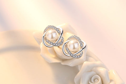 Aretes de Perla Concha con Giro Elegante - Image 6