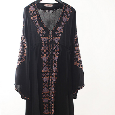 Vestido Largo de Cuello en V con Bordados Artesanales - Image 11
