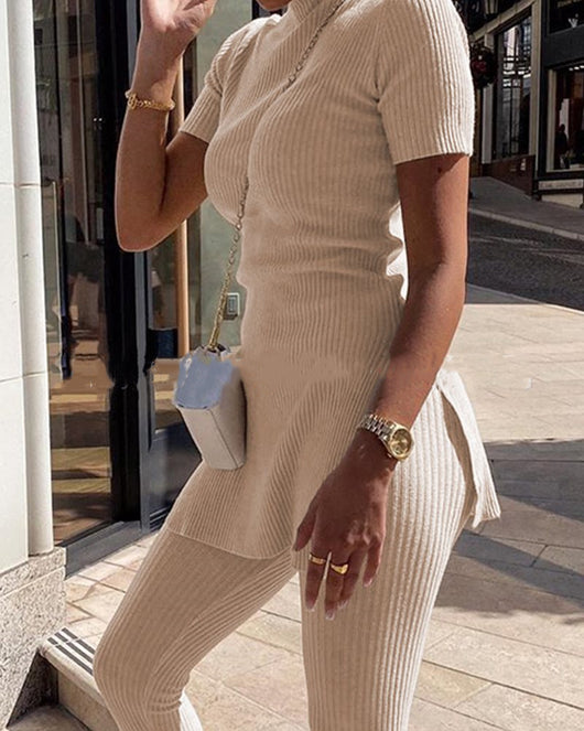 Conjunto de Suéter Ajustado Beige para Mujer - Image 3