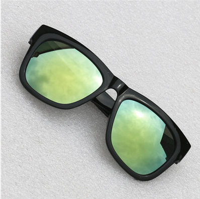 Gafas de Sol Retro con Cristales de Color Clásico - Image 5