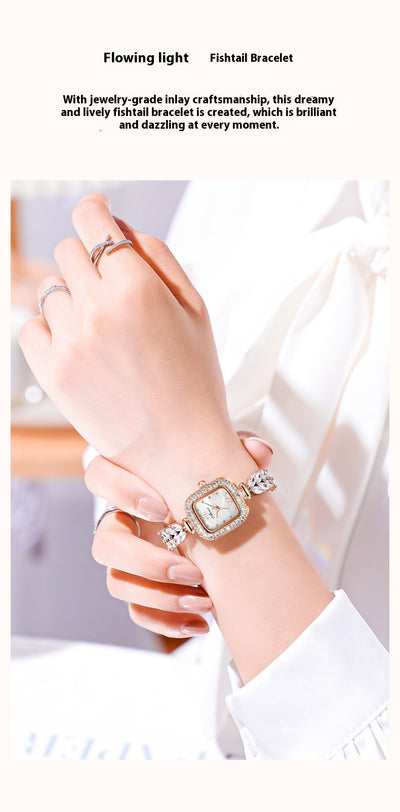 Reloj de Cuarzo Dorado con Cristales y Esfera Cuadrada Pequeña - Image 8