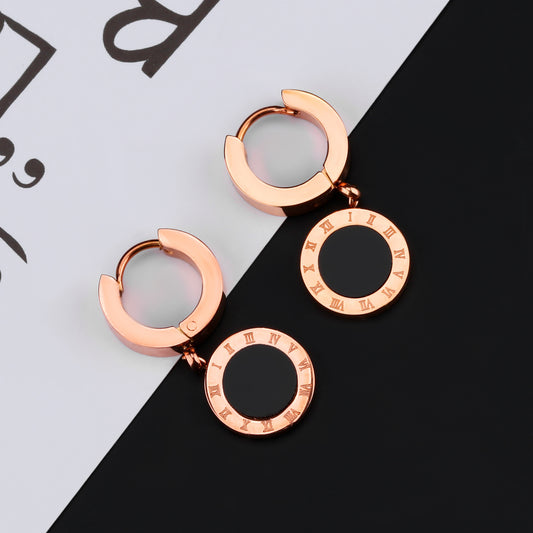 Aretes Minimalistas con Números Romanos en Círculo