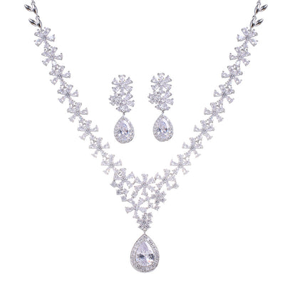 Conjunto de Dos Piezas: Collar y Aretes de Cristal - Image 6